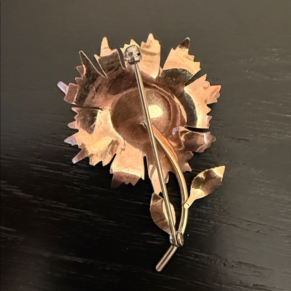 Vintage Signed Krementz Gold 3D Flower Stem Leaf Motif Cultured Pearl Brooch - Picture 3 of 5